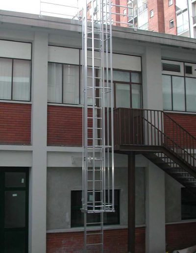 Scale verticali a gabbia da Tecnoscale